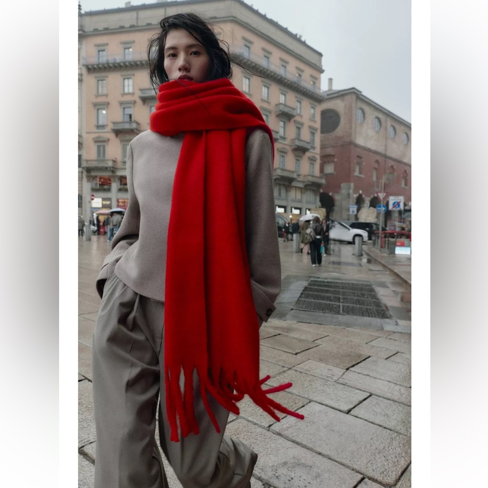 PLAIN FRINGED SCARF